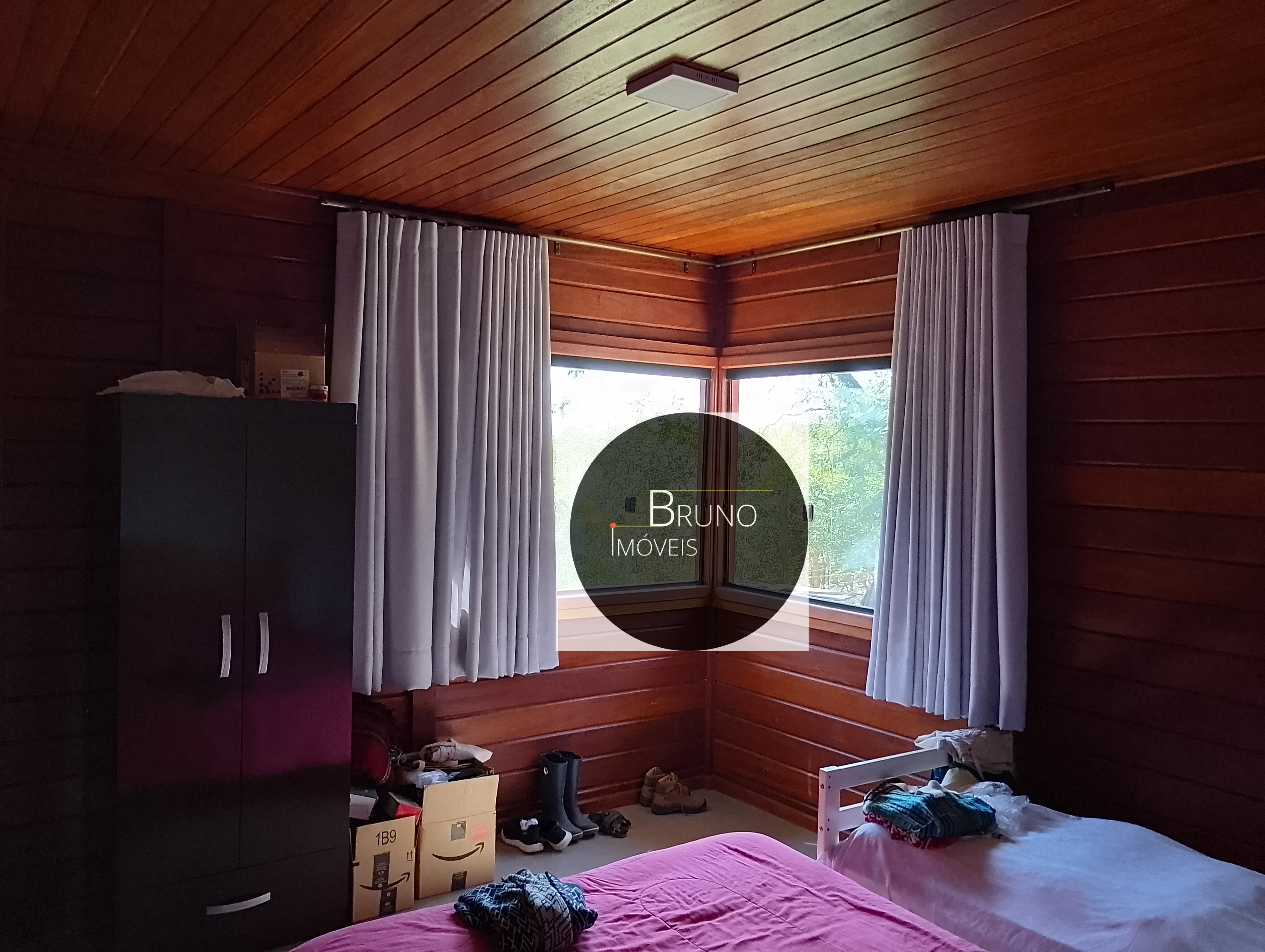 Cód.:48 - BELA CASA DE MADEIRA Á VENDA - MATOZINHOS - MG