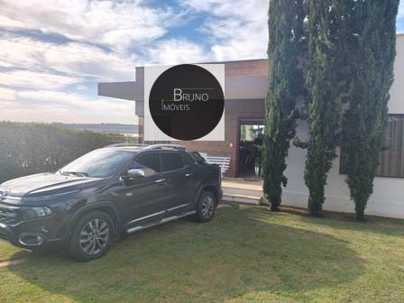 CASA MARAVILHOSA NO LAGO DE FURNAS  Á VENDA EM CONDOMÍNIO !!