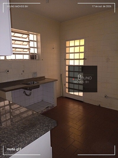 Cód.: 68 - CASA COMERCIAL (ENORME)   COM LOJA NA  AV.  CONTORNO EM BH  !!!