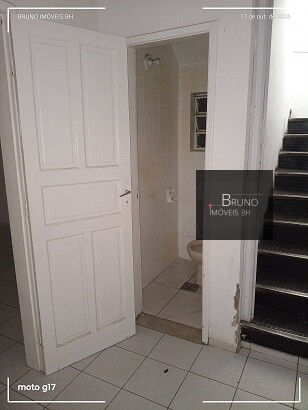 Cód.: 68 - CASA COMERCIAL (ENORME)   COM LOJA NA  AV.  CONTORNO EM BH  !!!
