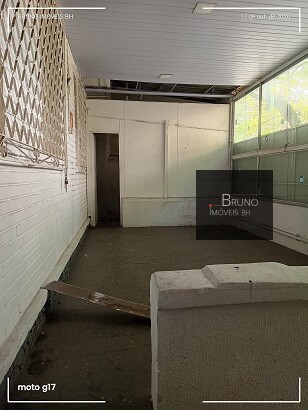 Cód.: 68 - CASA COMERCIAL (ENORME)   COM LOJA NA  AV.  CONTORNO EM BH  !!!
